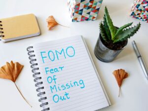 FOMO related consumer behaviour in marketing context: A systematic ...